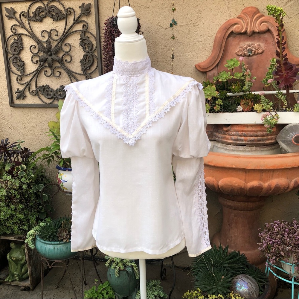 Gunn Sax Victorian White Lace Trim Blouse